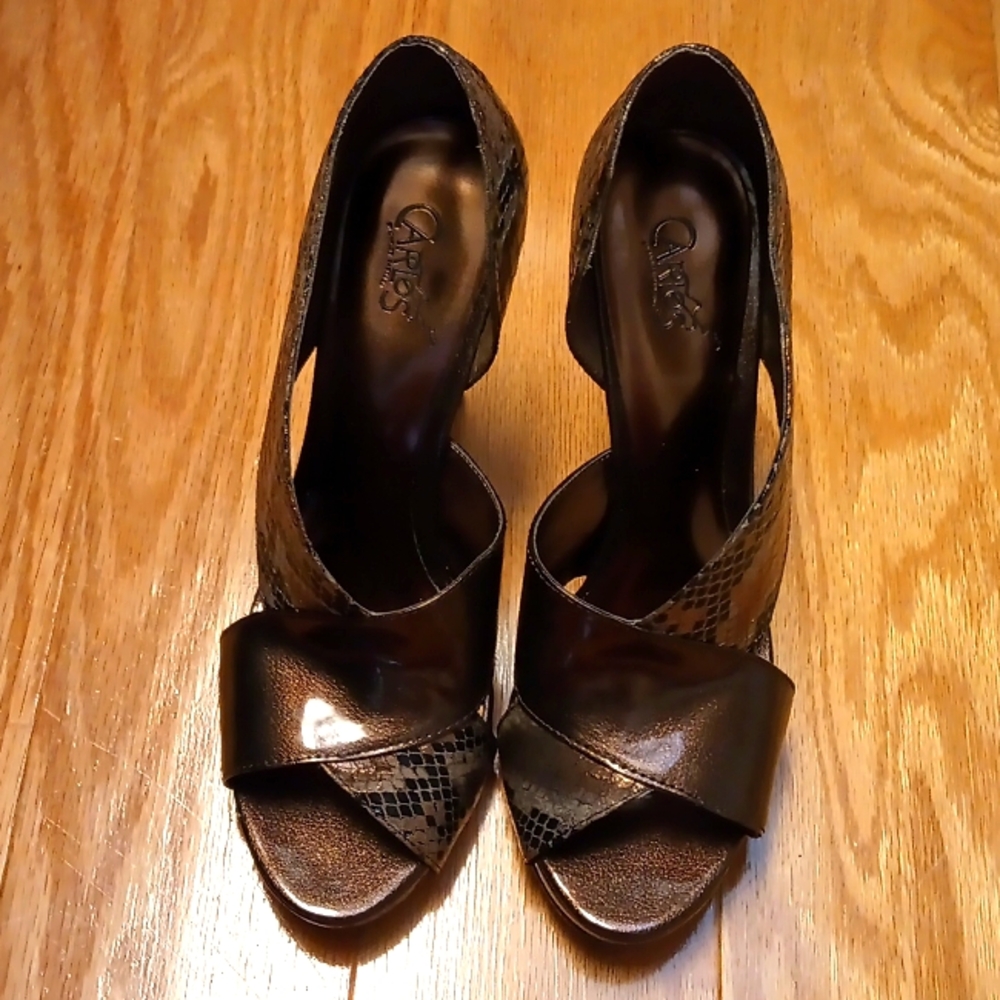 Carlos Santana size 8 brown heels